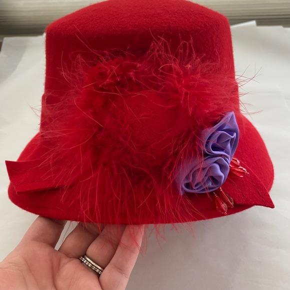 Vintage 100% Wool Red & Purple Feather & Satin Bow Derby Tea Party Hat - Picture 4 of 10
